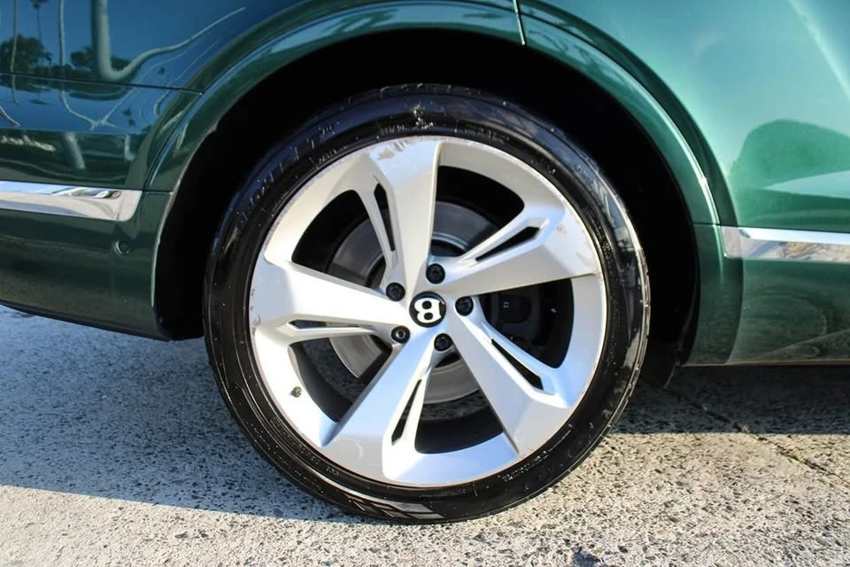 2019 Bentley Bentayga - Image 11 of 20