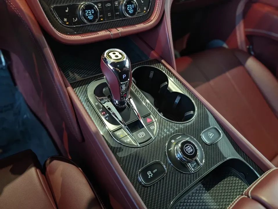 2019 Bentley Bentayga - Image 17 of 18