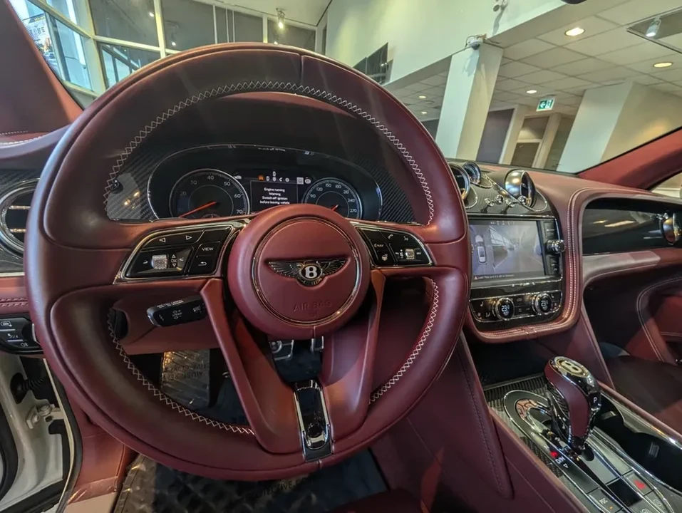2019 Bentley Bentayga - Image 15 of 18