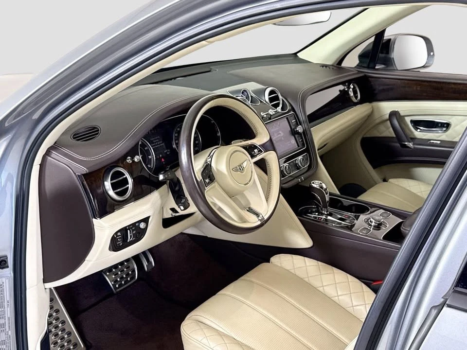 2019 Bentley Bentayga - Image 10 of 10