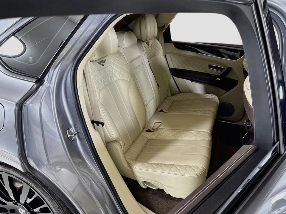 2019 Bentley Bentayga - Image 8 of 10