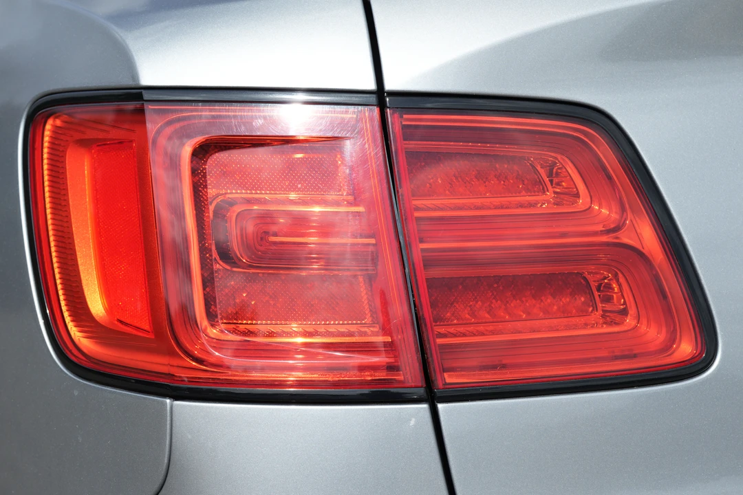 2019 Bentley Bentayga - Image 25 of 28