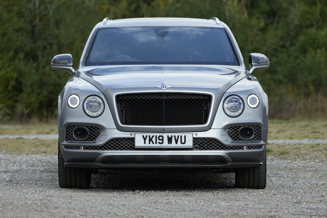 2019 Bentley Bentayga - Image 2 of 28