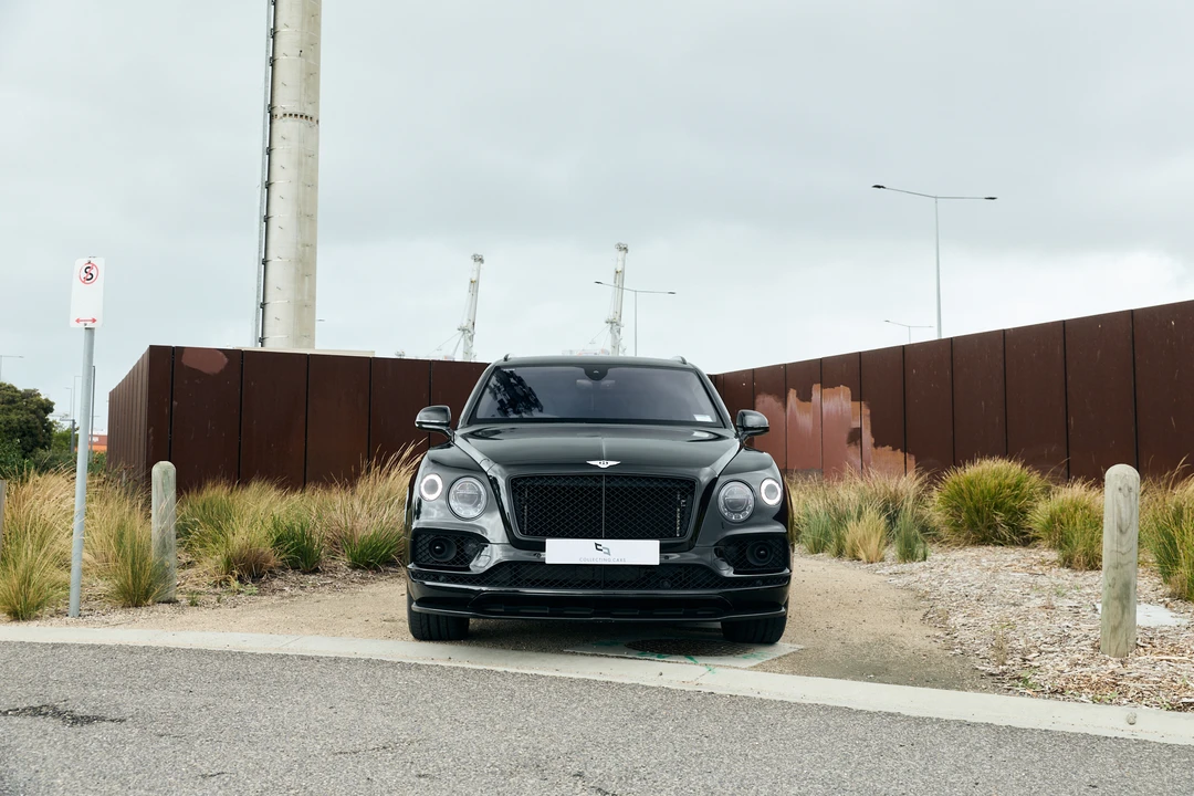 2019 Bentley Bentayga - Image 2 of 31