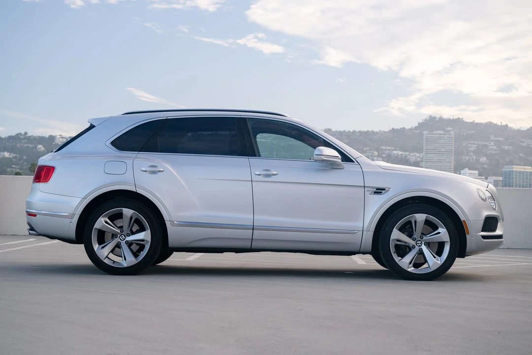 2019 Bentley Bentayga - Image 12 of 31