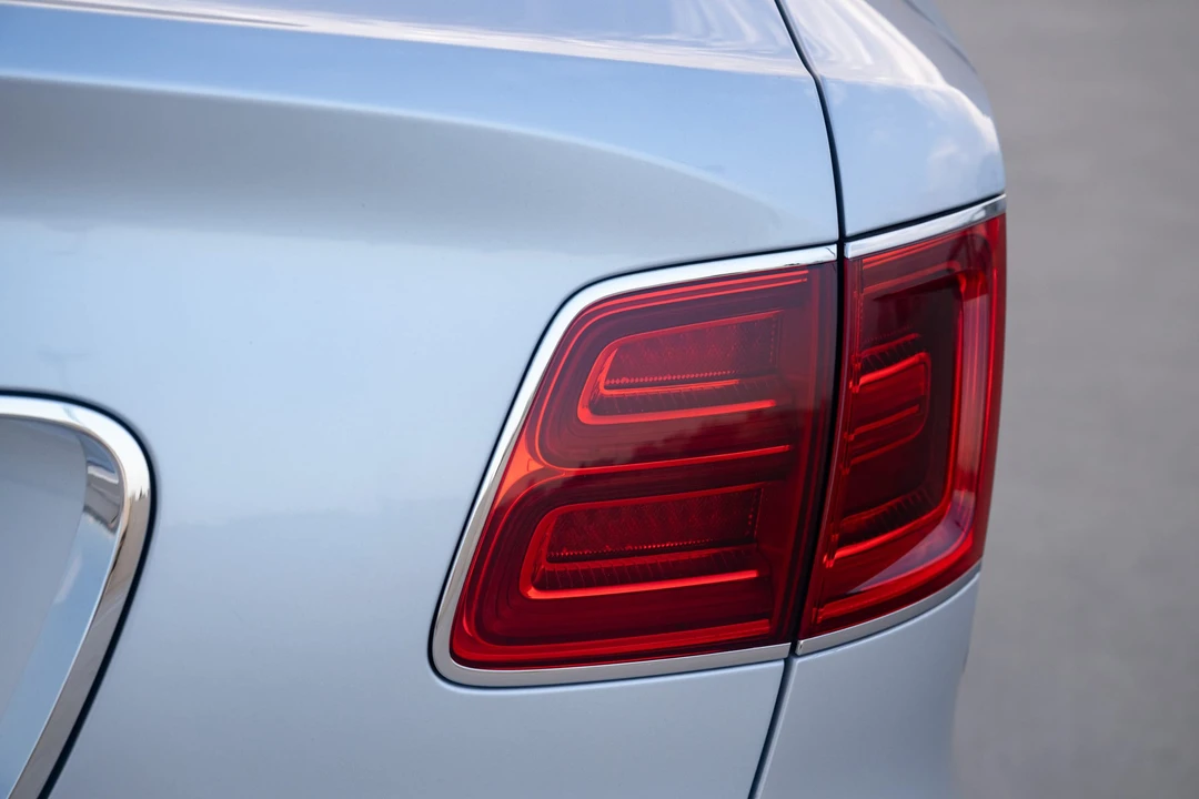 2019 Bentley Bentayga - Image 26 of 31