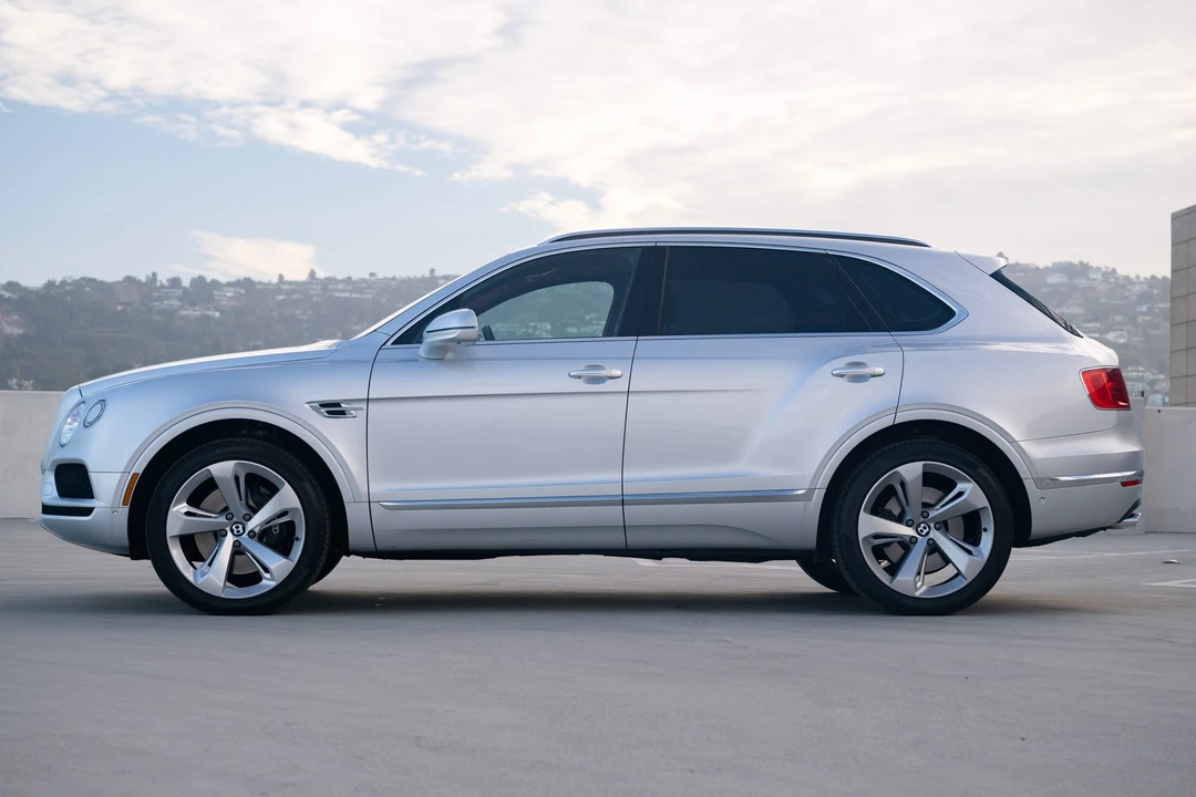 2019 Bentley Bentayga - Image 18 of 31