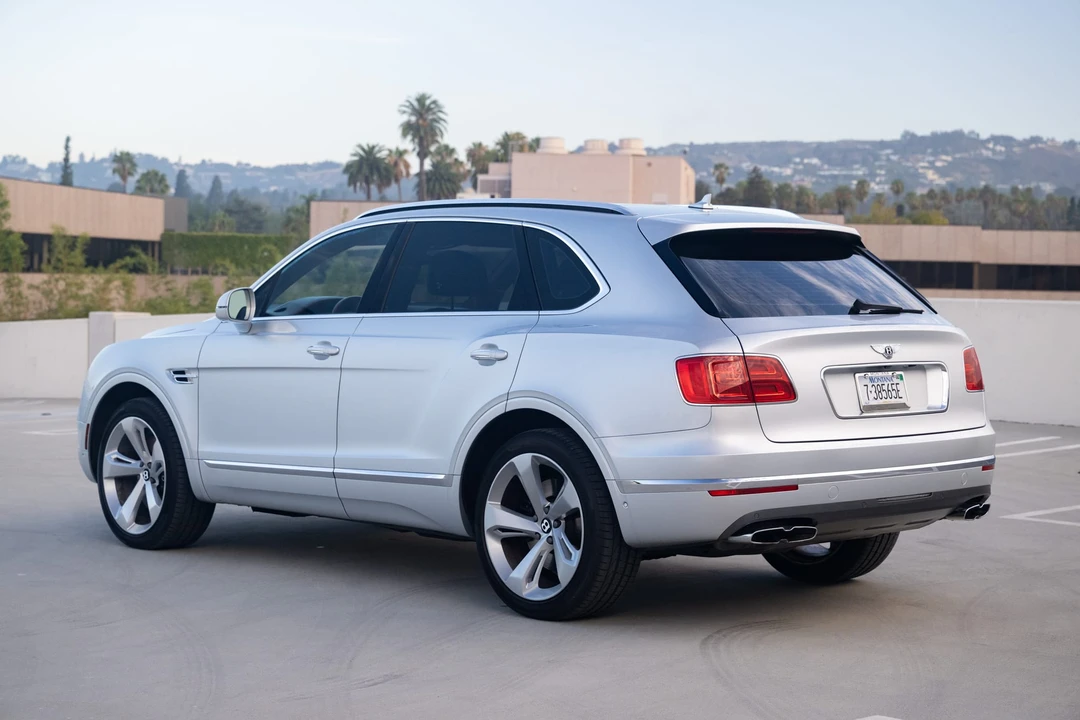 2019 Bentley Bentayga - Image 16 of 31