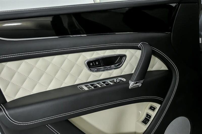 2019 Bentley Bentayga - Image 17 of 31