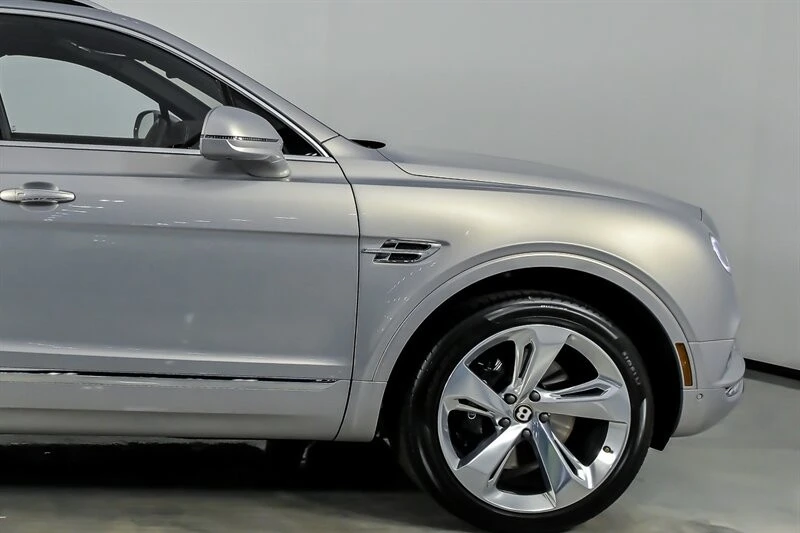 2019 Bentley Bentayga - Image 12 of 31