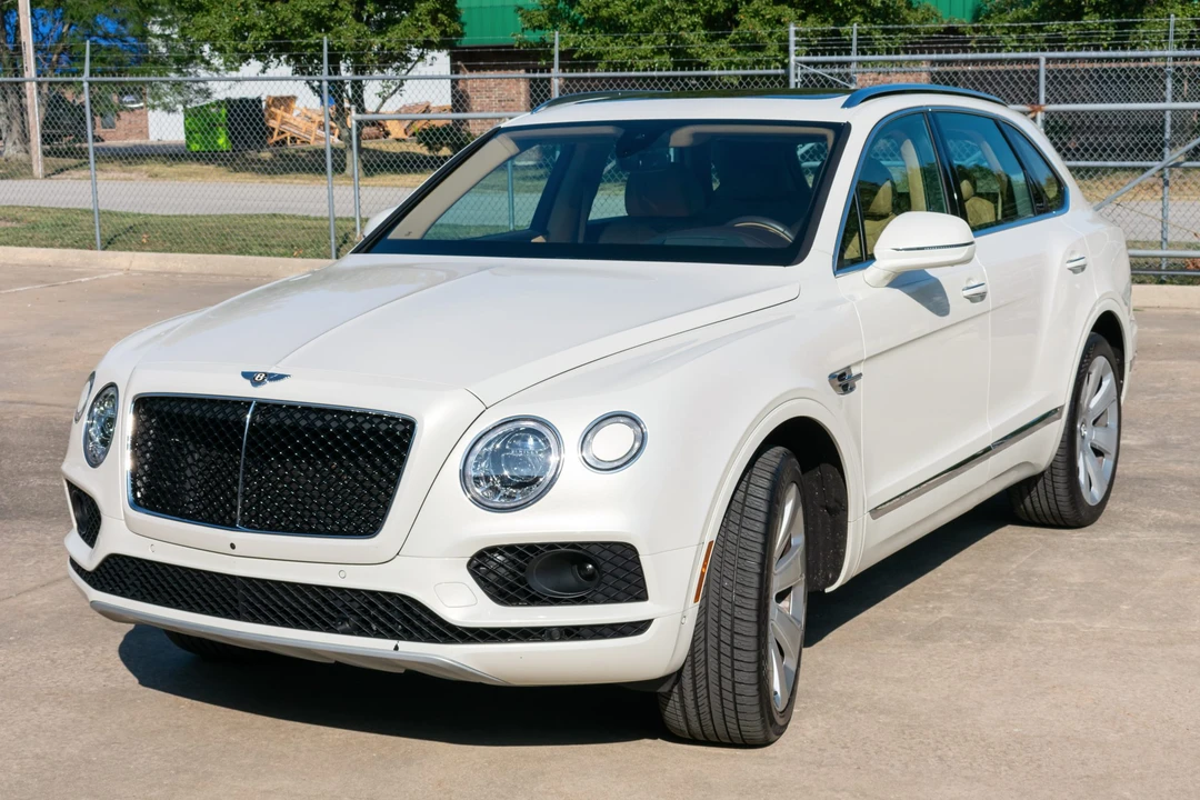 2019 Bentley Bentayga - Image 2 of 31