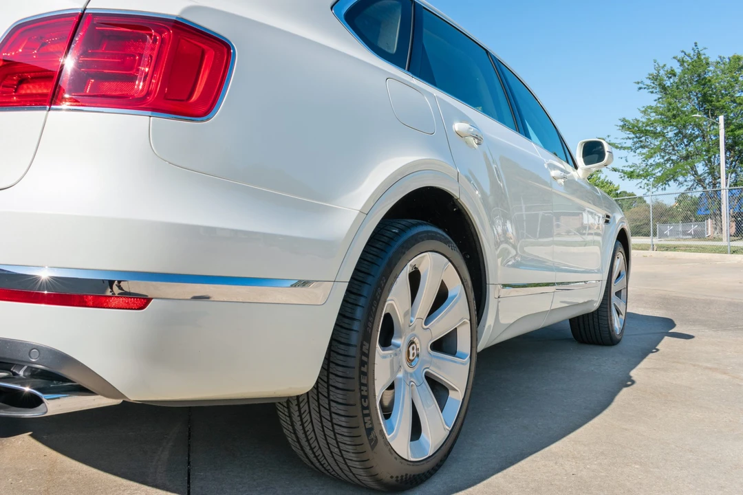 2019 Bentley Bentayga - Image 23 of 31