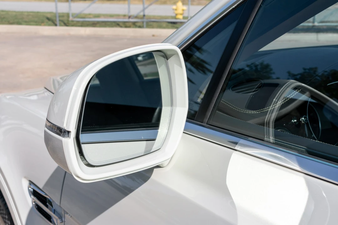 2019 Bentley Bentayga - Image 16 of 31
