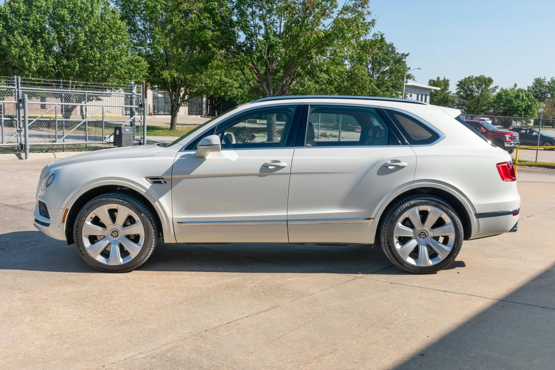 2019 Bentley Bentayga - Image 4 of 31
