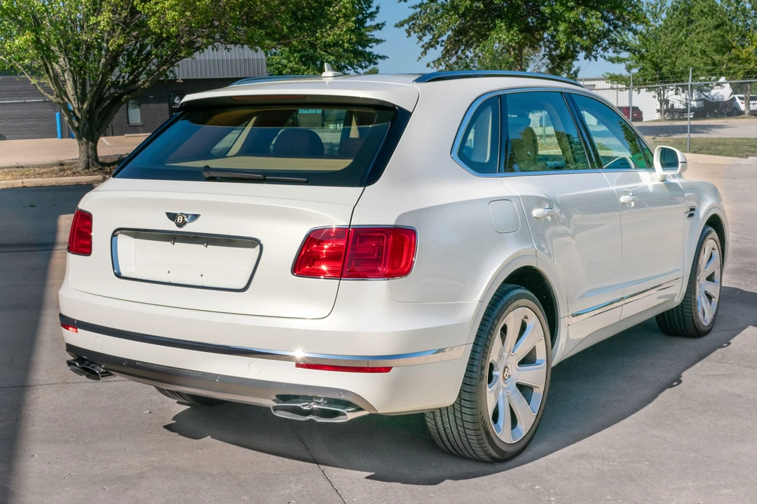 2019 Bentley Bentayga - Image 7 of 31