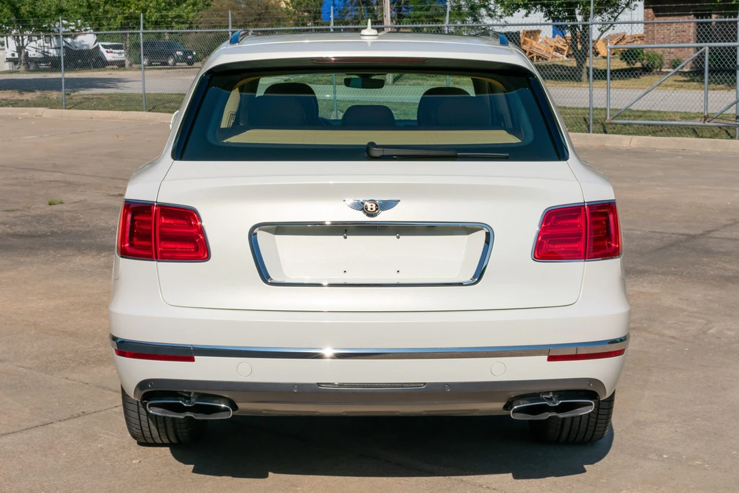 2019 Bentley Bentayga - Image 6 of 31