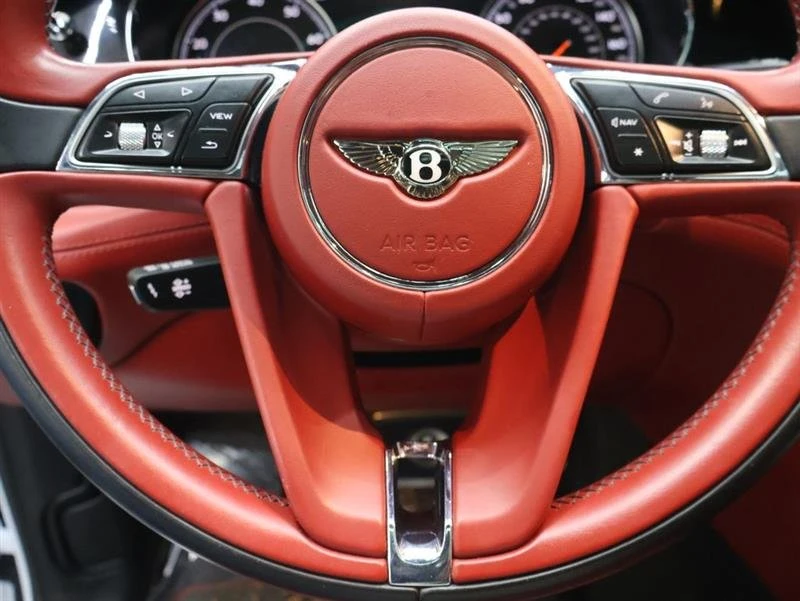 2019 Bentley Bentayga - Image 16 of 20