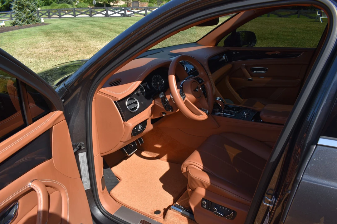 2019 Bentley Bentayga - Image 17 of 31