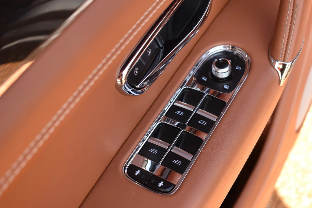 2019 Bentley Bentayga - Image 23 of 31