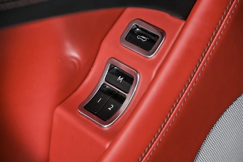 2019 Bentley Bentayga - Image 19 of 21