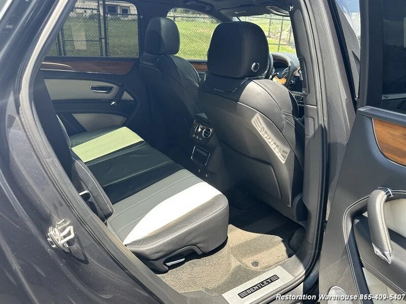 2019 Bentley Bentayga - Image 16 of 21