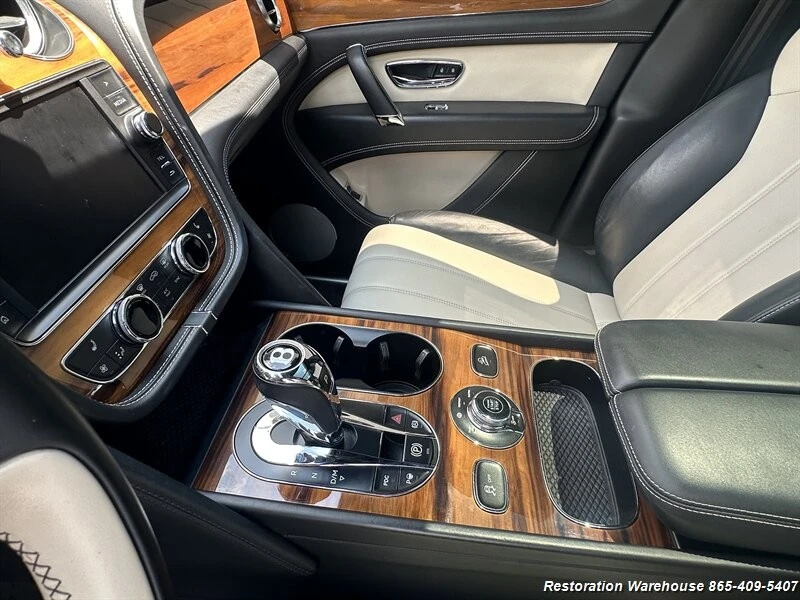 2019 Bentley Bentayga - Image 8 of 21
