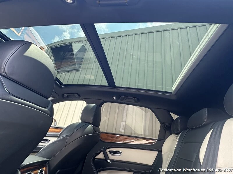 2019 Bentley Bentayga - Image 14 of 21