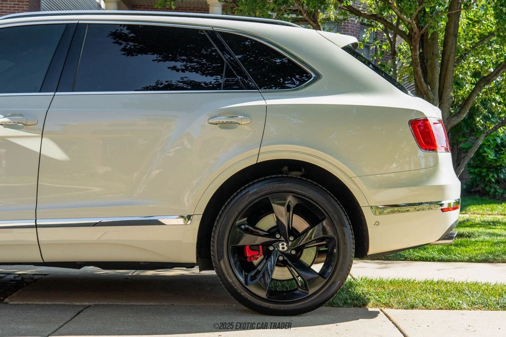2019 Bentley Bentayga - Image 5 of 12
