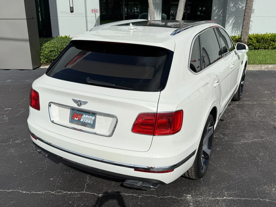 2019 Bentley Bentayga - Image 19 of 21