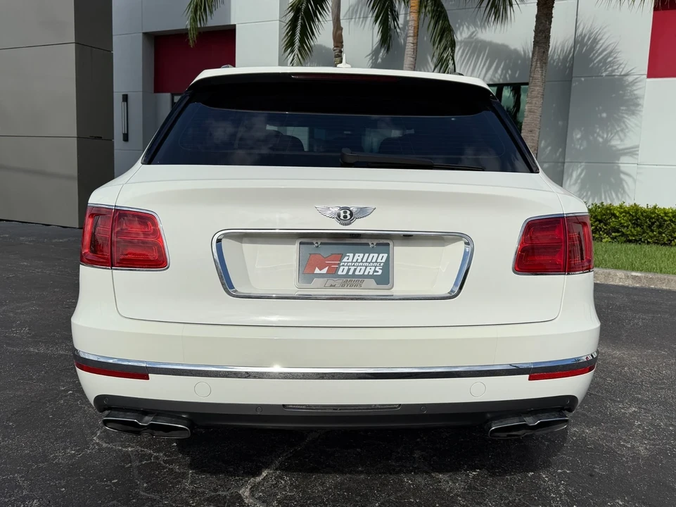 2019 Bentley Bentayga - Image 18 of 21