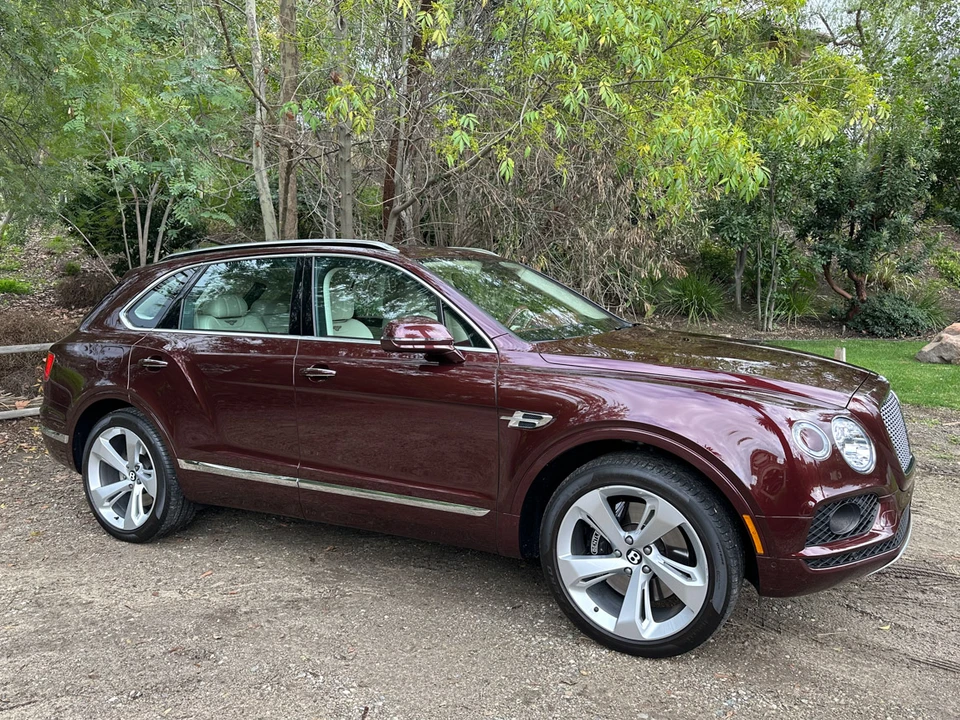 2019 Bentley Bentayga - Image 17 of 31