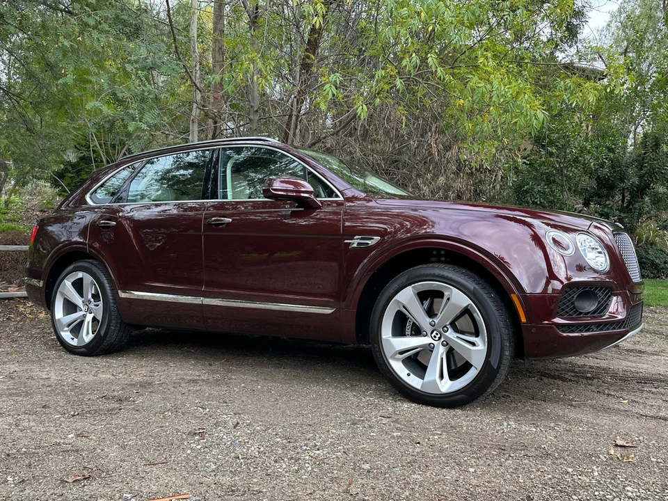 2019 Bentley Bentayga - Image 18 of 31