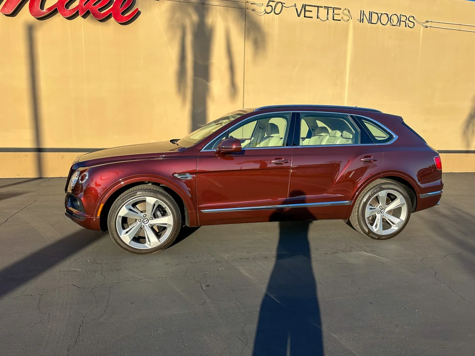 2019 Bentley Bentayga - Image 15 of 31