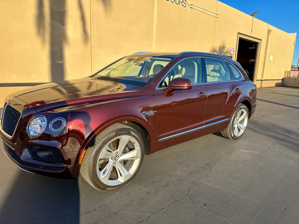 2019 Bentley Bentayga - Image 2 of 31