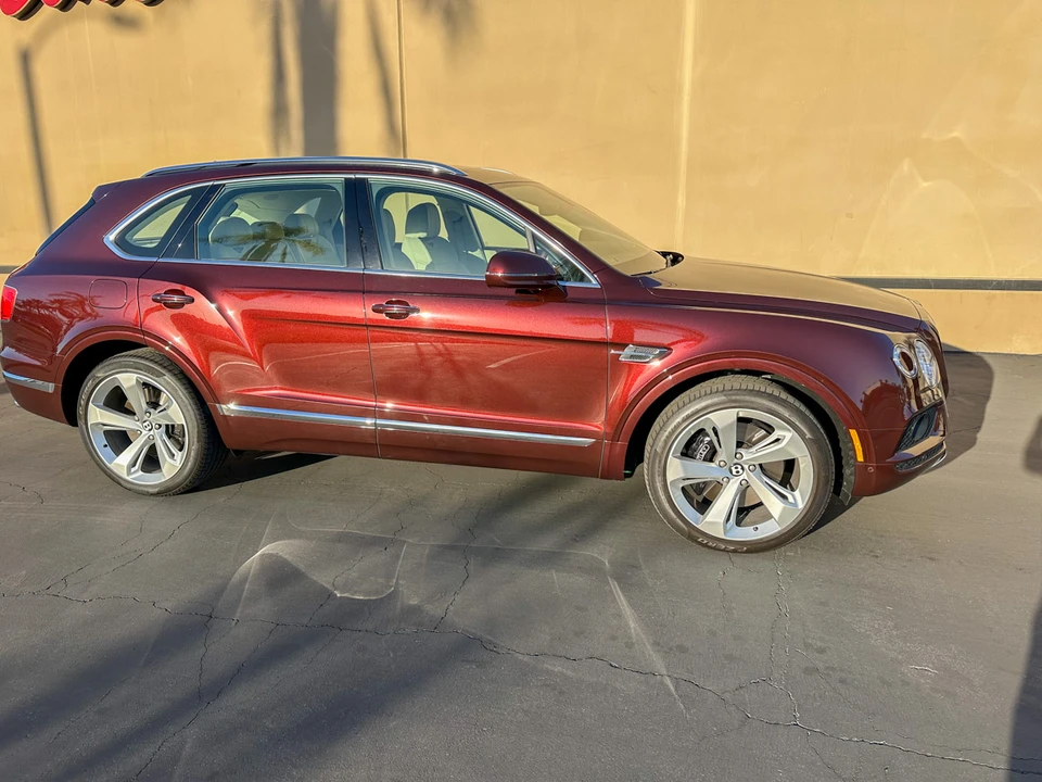2019 Bentley Bentayga - Image 9 of 31
