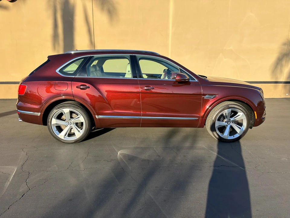 2019 Bentley Bentayga - Image 10 of 31