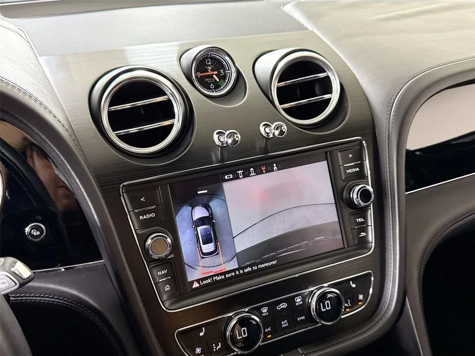 2019 Bentley Bentayga - Image 16 of 20