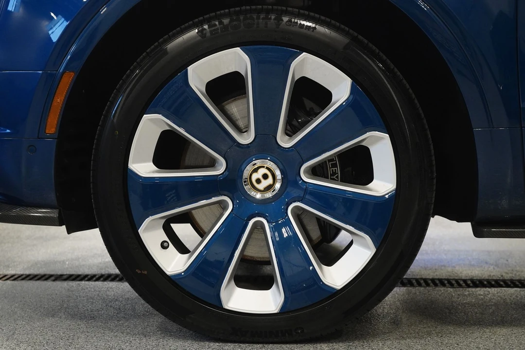2019 Bentley Bentayga - Image 9 of 12