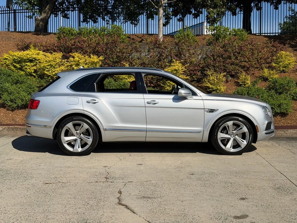 2019 Bentley Bentayga - Image 7 of 31
