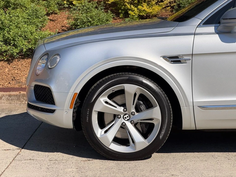 2019 Bentley Bentayga - Image 15 of 31