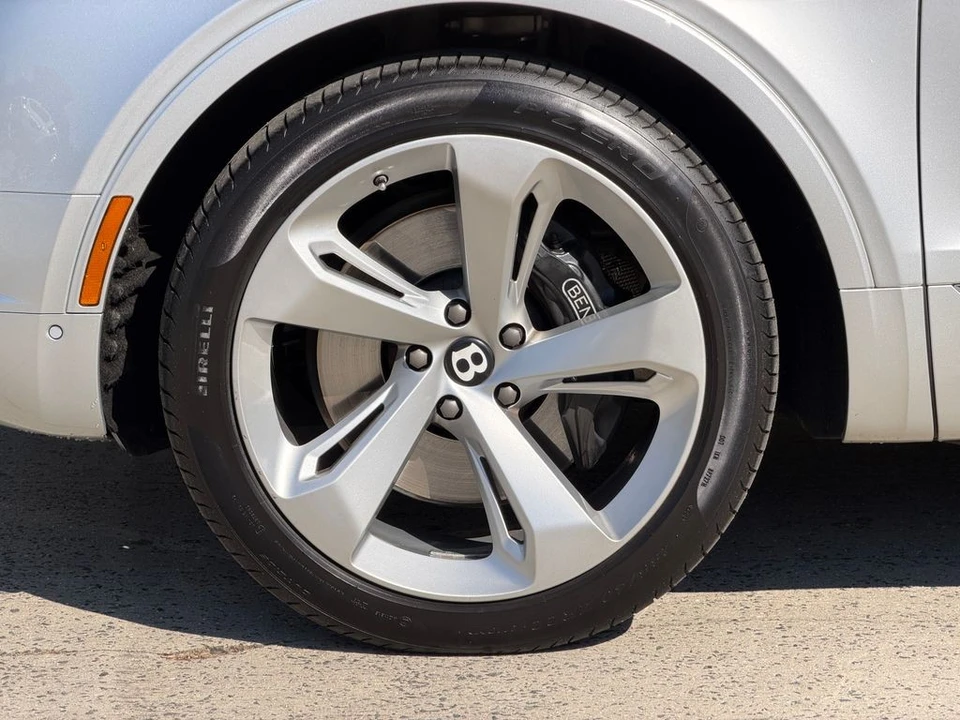 2019 Bentley Bentayga - Image 10 of 31