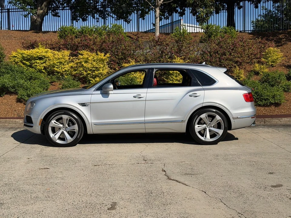 2019 Bentley Bentayga - Image 13 of 31