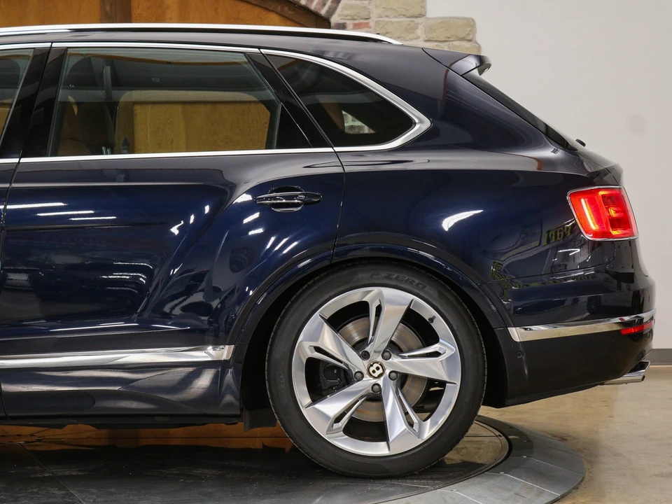 2019 Bentley Bentayga - Image 26 of 31