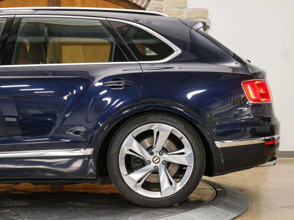 2019 Bentley Bentayga - Image 27 of 31