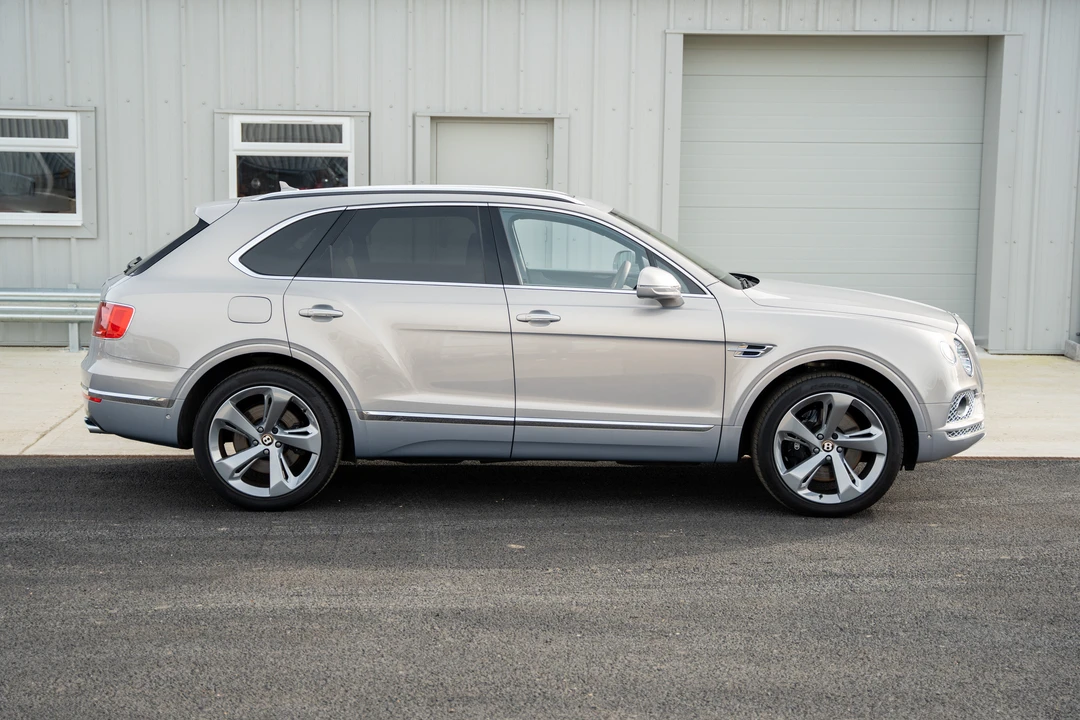 2019 Bentley Bentayga - Image 8 of 31