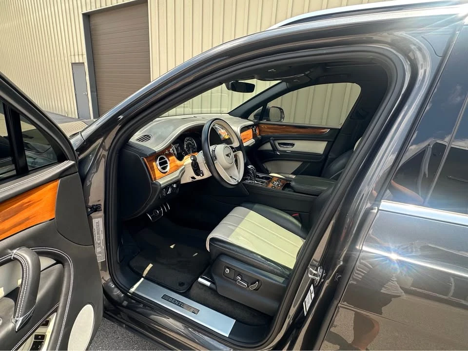 2019 Bentley Bentayga - Image 12 of 20