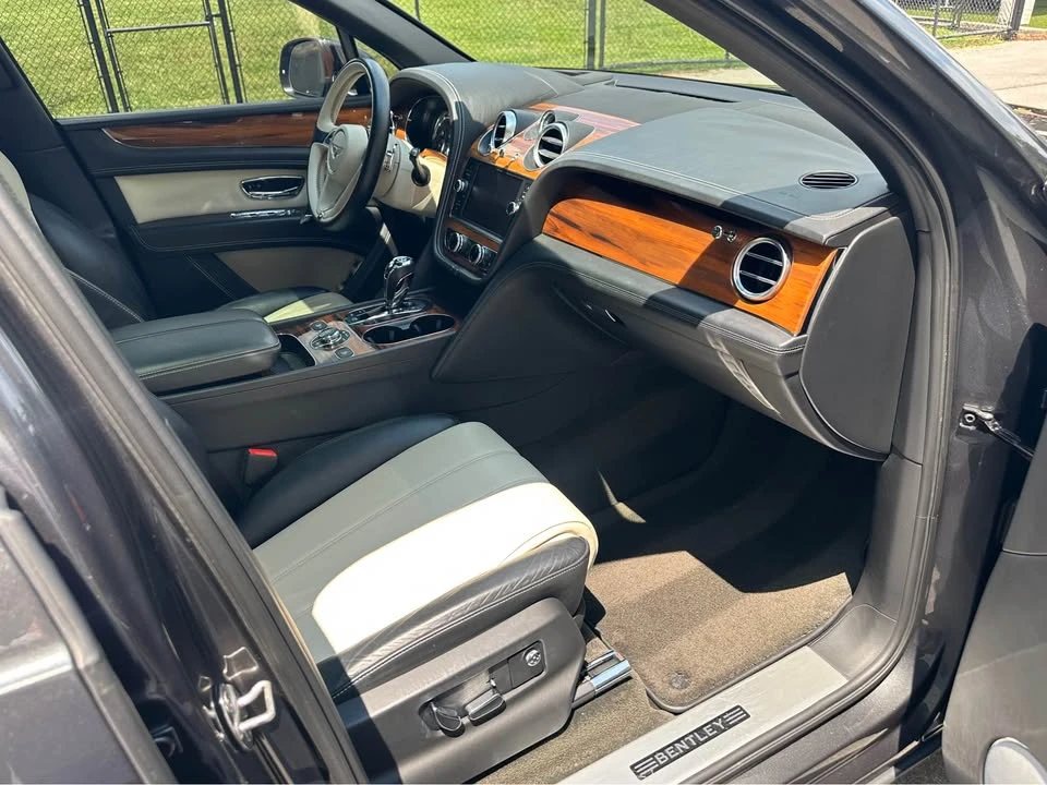 2019 Bentley Bentayga - Image 7 of 20