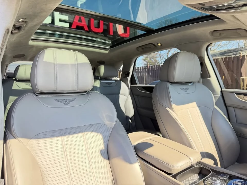 2019 Bentley Bentayga - Image 5 of 9