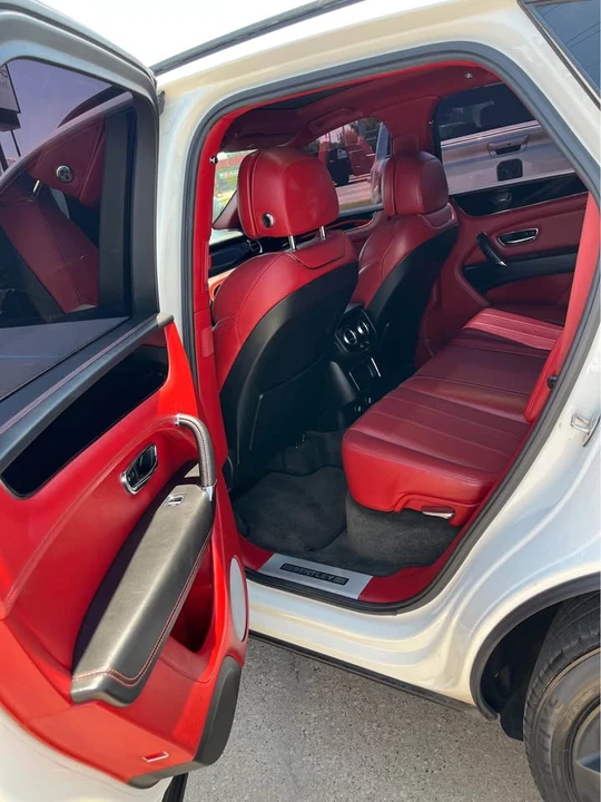 2019 Bentley Bentayga - Image 4 of 5