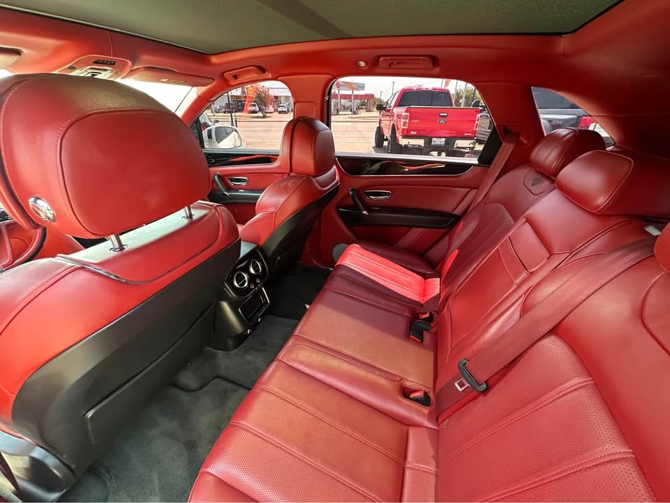 2019 Bentley Bentayga - Image 8 of 9